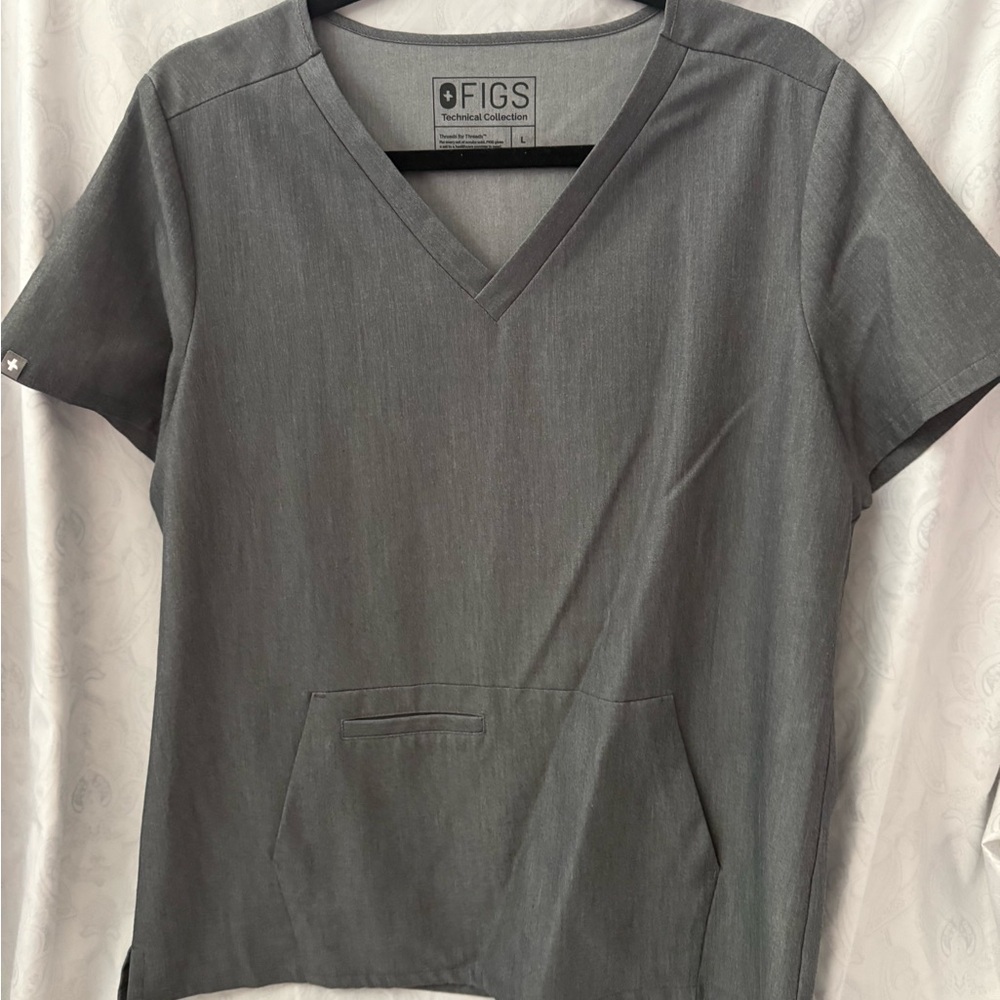 Figs Women's Charcoal V-Neck Short Sleeve Top
